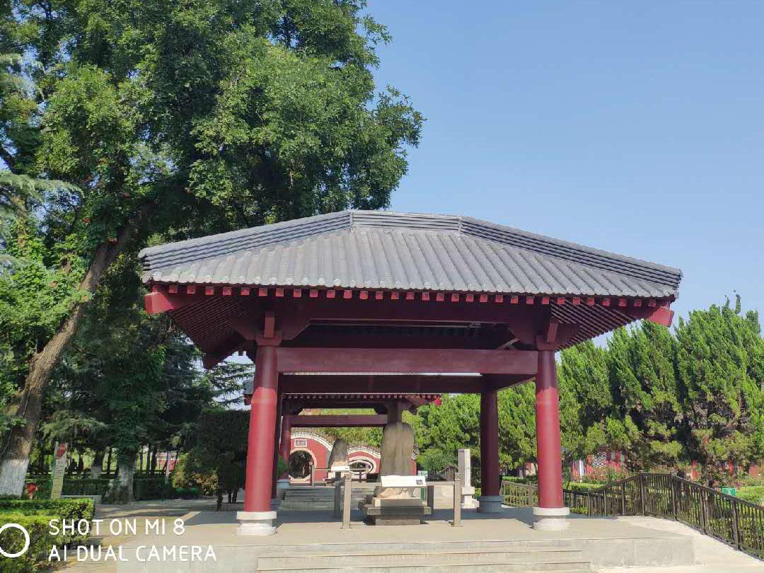 仿古金屬瓦比傳統瓦優勢太多了,金屬瓦成(chéng)了寺廟古建築 博物館等專用瓦